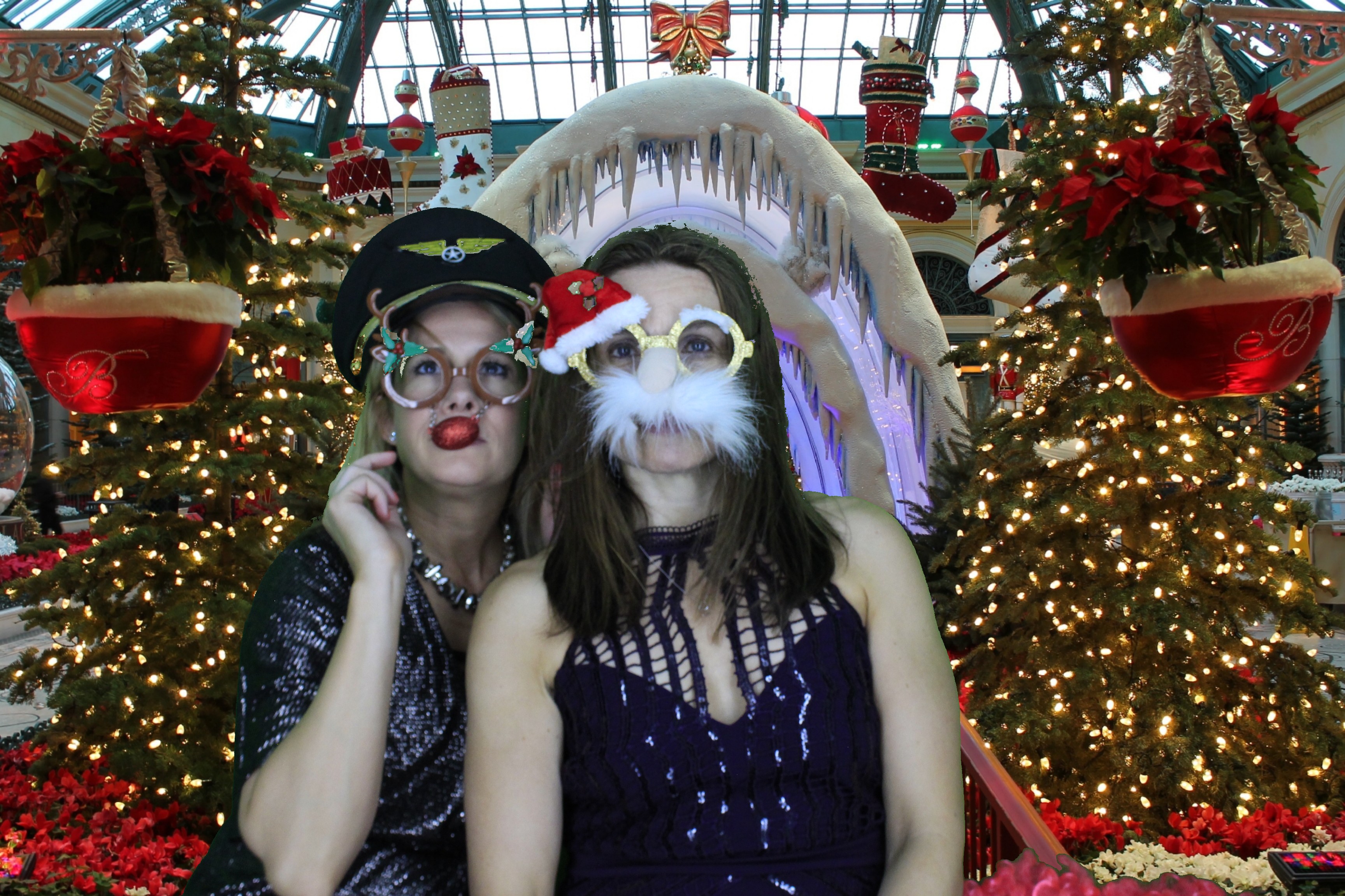Silvermere Christmas Party  | View more photos from the event at gallery.myphotoboothexperience.co.uk/u/MyPhotoBoothExperienceLtd/Silvermere-Christmas-Party-1